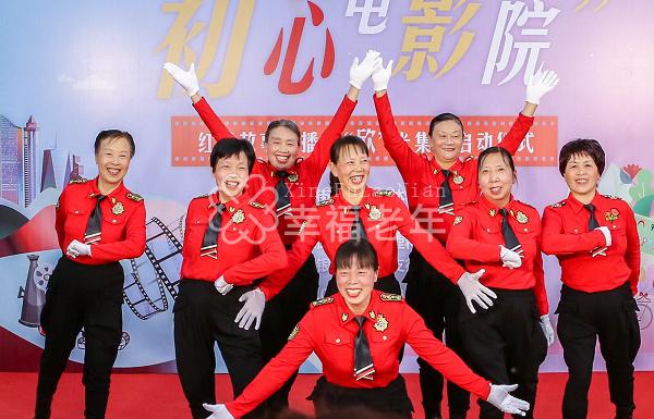 老年社团演出(央广网发 通讯员供图)