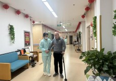 甘肃：养老护理员助力社区“老有所养”