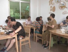四川彭山：社区助老餐厅开餐 打造老年人的幸福时光