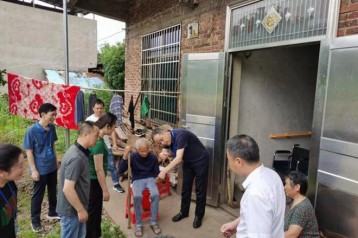 耒阳市政协调研特殊困难老年人家庭居家适老化改造