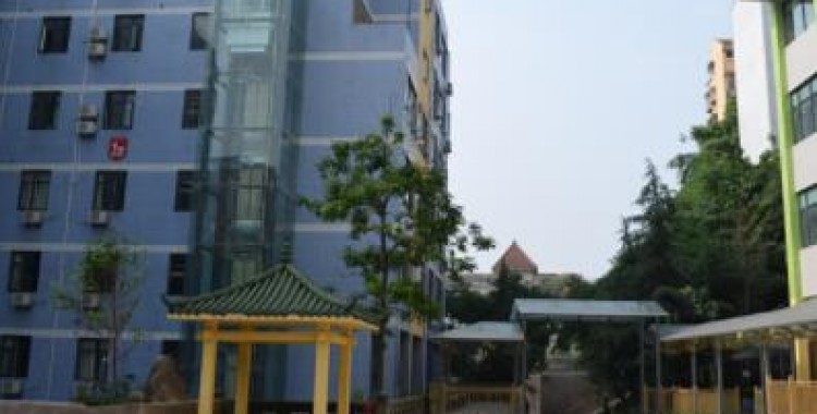 重庆渝北龙山老年护理中心