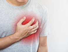 年纪大了心脏都会出问题？中老年人做好6件事，或能远离心脏疾病