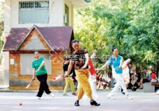 《河南省养老服务条例》将于10月1日起施行，老人咋养老有了规范
