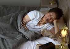 老年人反复出现睡眠问题，或与这4个原因有关，需注意调理