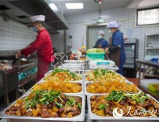  探访安庆“老年食堂”：如何做得好，更能办得久？
