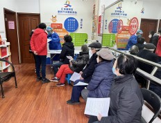 上海：疫苗接种进社区，为老人健康“保驾护航”