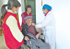 南宁：上门服务老年人 疫苗接种受欢迎