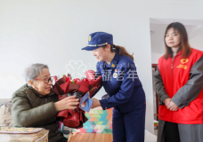 湖北咸宁：情暖“三八” ，“巾帼蓝焰”志愿服务队探望独居老人
