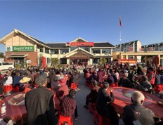 安徽池州：108位老人同吃“重阳宴”