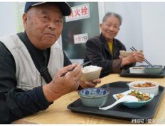 合肥蜀山区首家“物业+老年助餐”食堂开业
