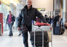 机场蜗居9个月！因退休金无力支付房租，意大利83岁老人“上演”现实版《航站奇缘》